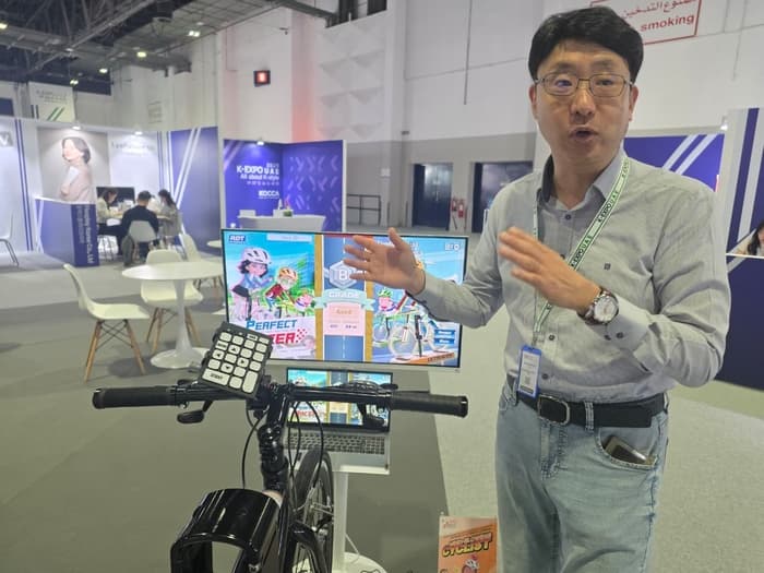 El Ultiracer rueda en Dubái: RealDesignTech en la 2025 K-Expo UAE