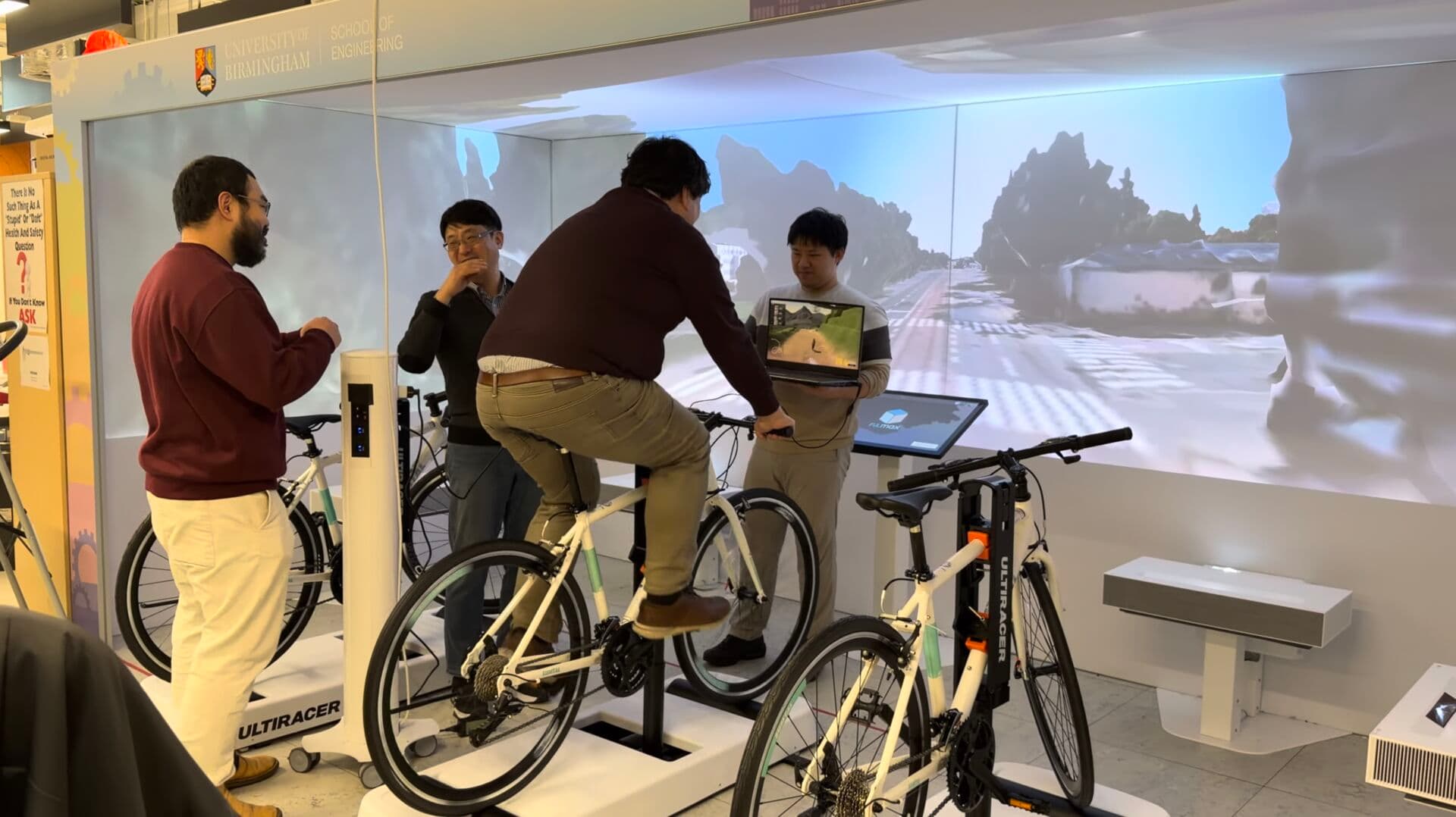 VR 케이브 시스템