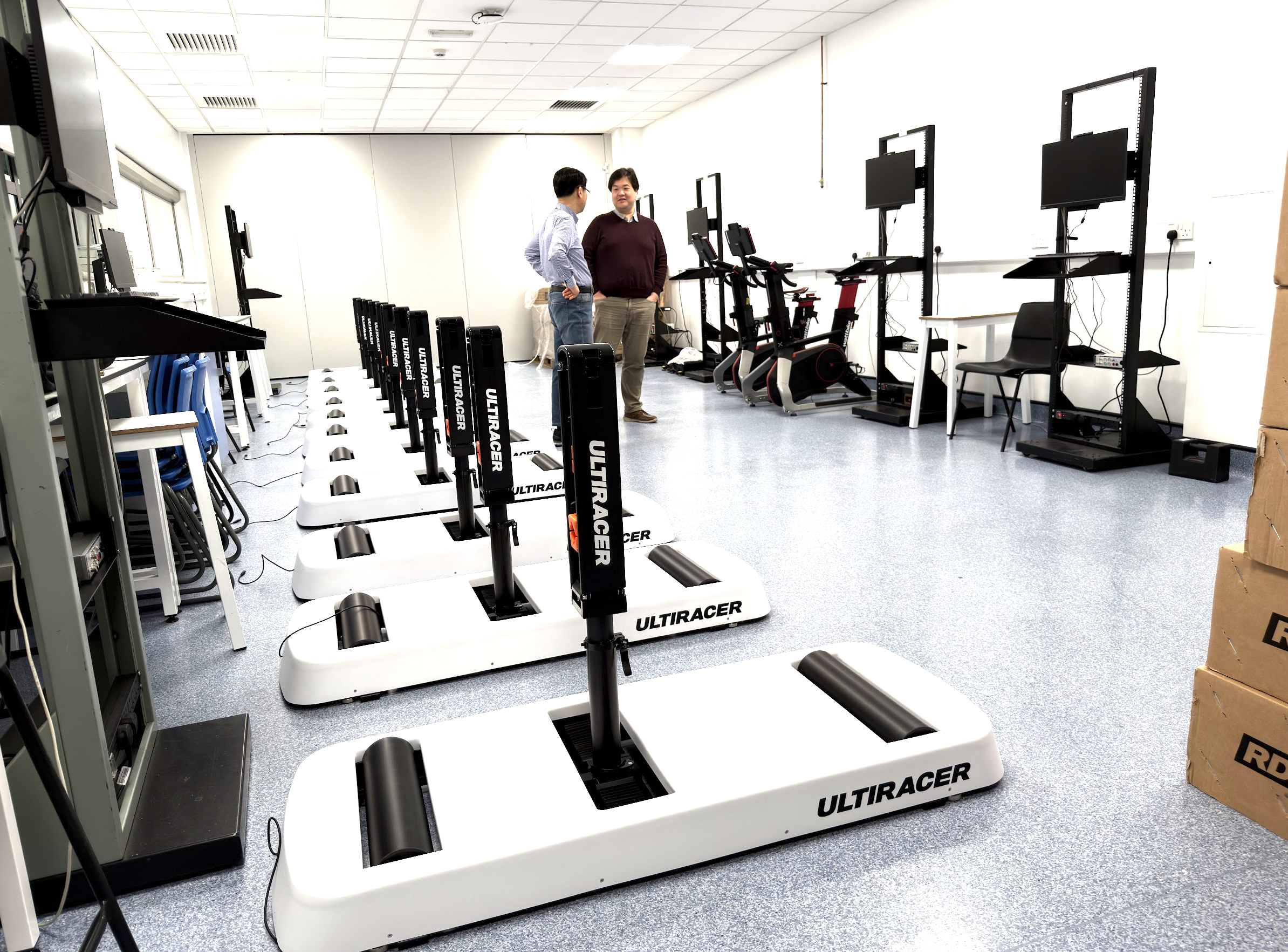Entrenadores Ultiracer desplegados en el edificio SportEx, University of Birmingham